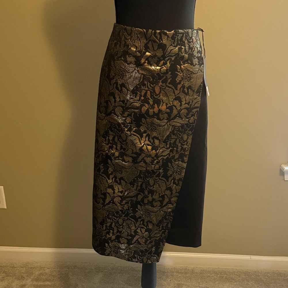 Elegant Black and Gold Women's Skirt